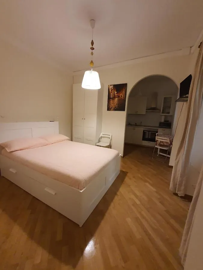 Casa Vacanza Colosseo Whole Holiday Home Apartment Da Pamino & Priscilla Rome